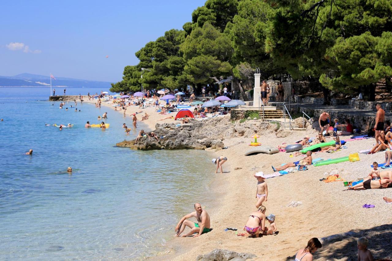 Apartments By The Sea Brela, Makarska - 11821 Esterno foto