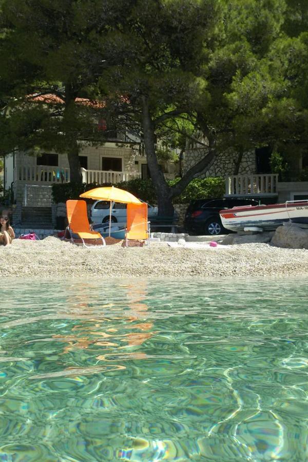 Apartments By The Sea Brela, Makarska - 11821 Esterno foto