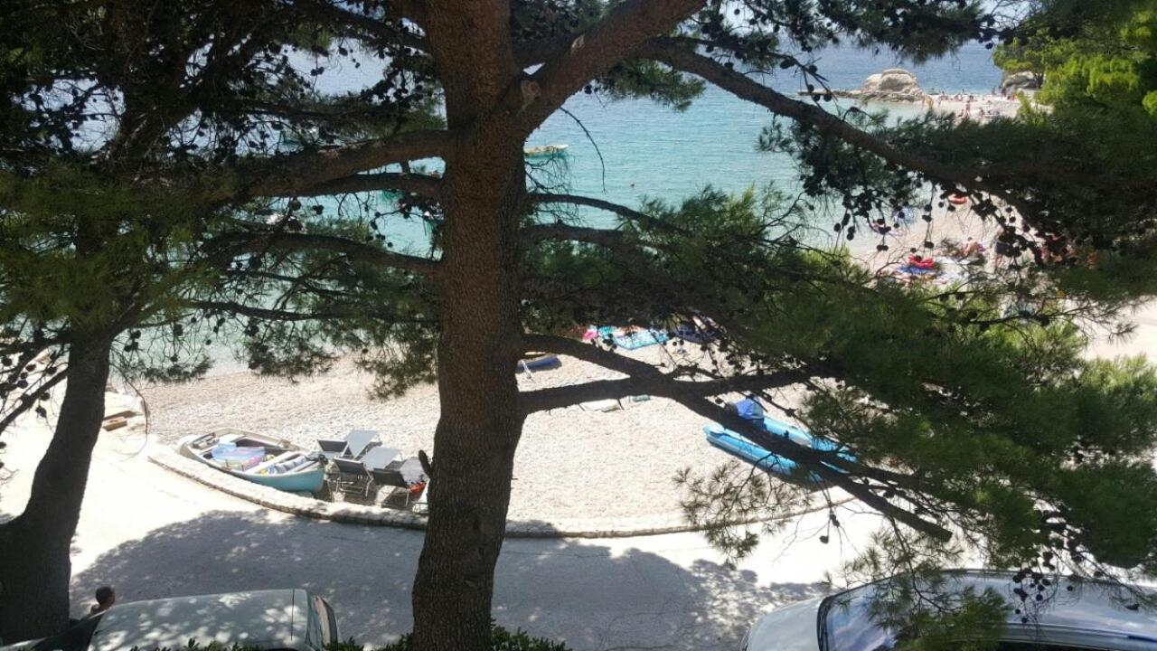 Apartments By The Sea Brela, Makarska - 11821 Esterno foto